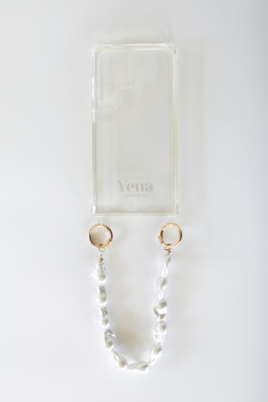 Baroque Pearl Wristlet